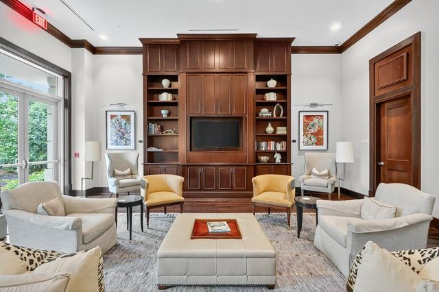 2795 Peachtree NE Road 1801, Atlanta, GA 30305