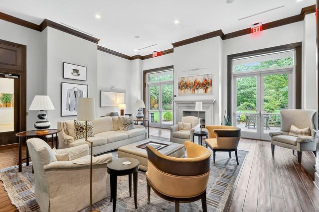 2795 Peachtree NE Road 1801, Atlanta, GA 30305