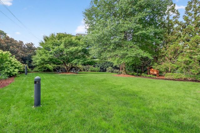 2795 Peachtree NE Road 1801, Atlanta, GA 30305