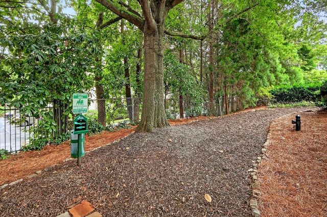 2795 Peachtree NE Road 1801, Atlanta, GA 30305