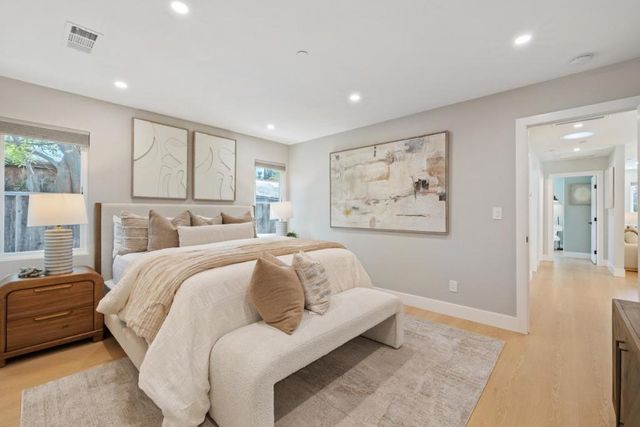 1950 Hackett Avenue, Mountain View, CA 94043