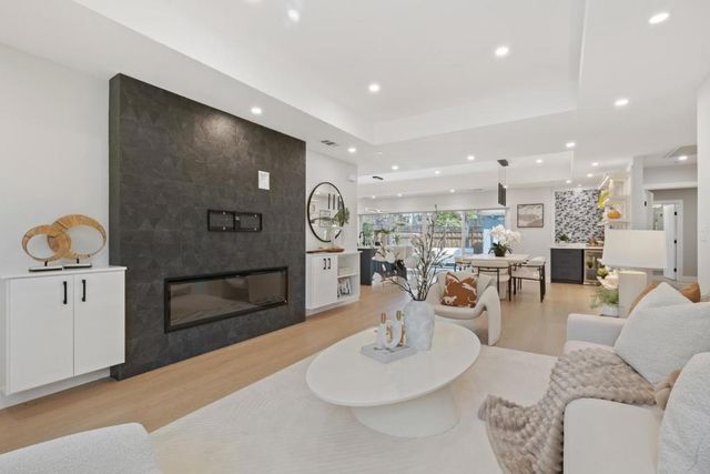 1950 Hackett Avenue, Mountain View, CA 94043