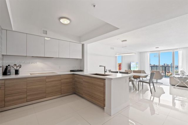 300 Sunny Isles Blvd 4-2405, Sunny Isles Beach, FL 33160