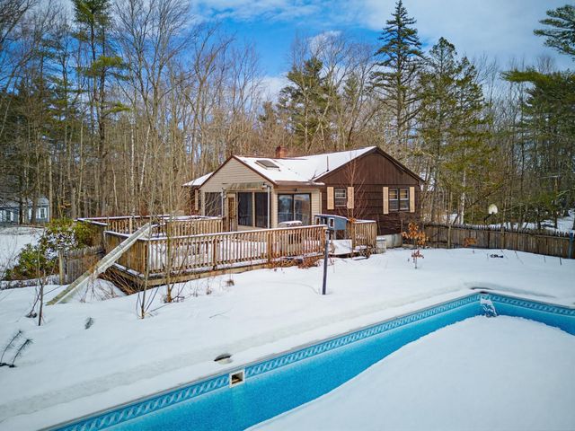 129 Sandown Road, Danville, NH 03819