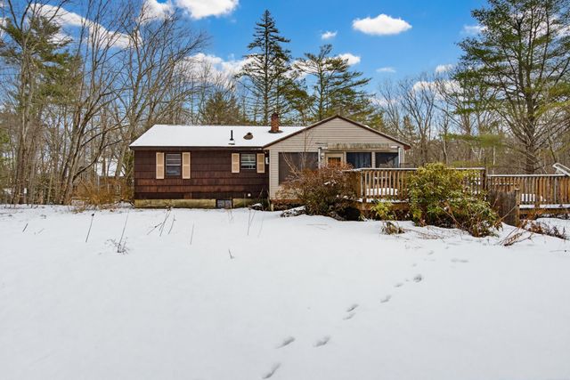 129 Sandown Road, Danville, NH 03819