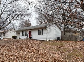 1830 W AMOS DR, Columbia, MO 65203