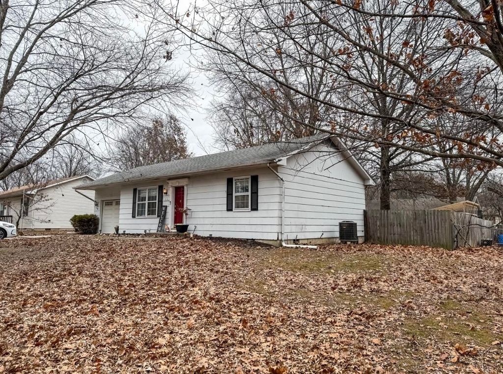 1830 W AMOS DR, Columbia, MO 65203