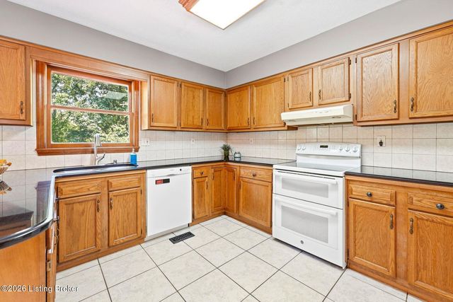 4347 Accomack Dr, Louisville, KY 40241