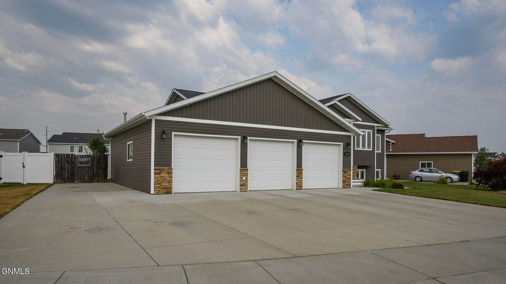 3318 Dortmund Drive, Bismarck, ND 58504 photo 4