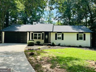1564 Mill Run Court, Lawrenceville, GA 30046