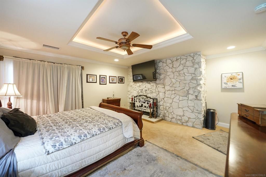 Image 19 of property listing at 2720 Mason Way, Vista, CA 92084