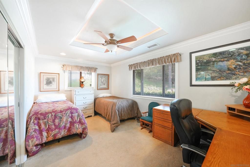 Image 24 of property listing at 2720 Mason Way, Vista, CA 92084