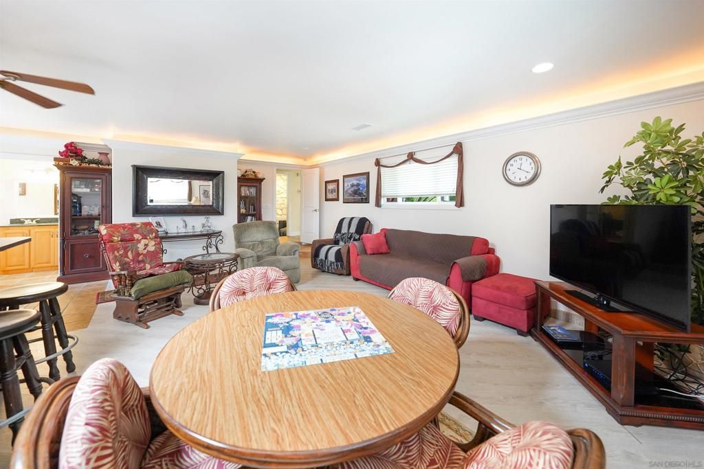 Image 28 of property listing at 2720 Mason Way, Vista, CA 92084
