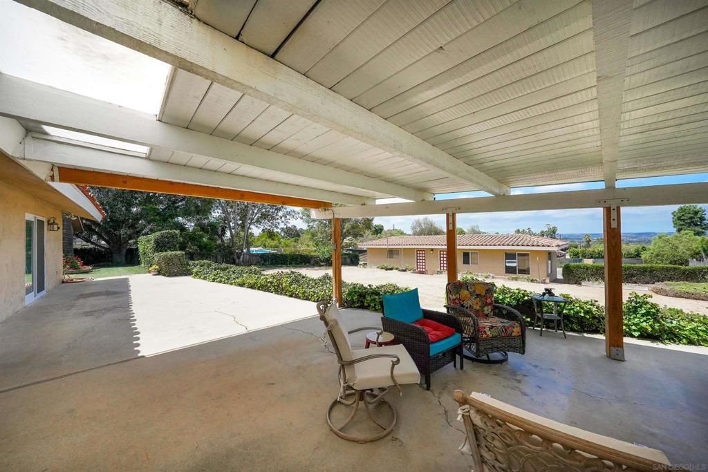 Image 32 of property listing at 2720 Mason Way, Vista, CA 92084