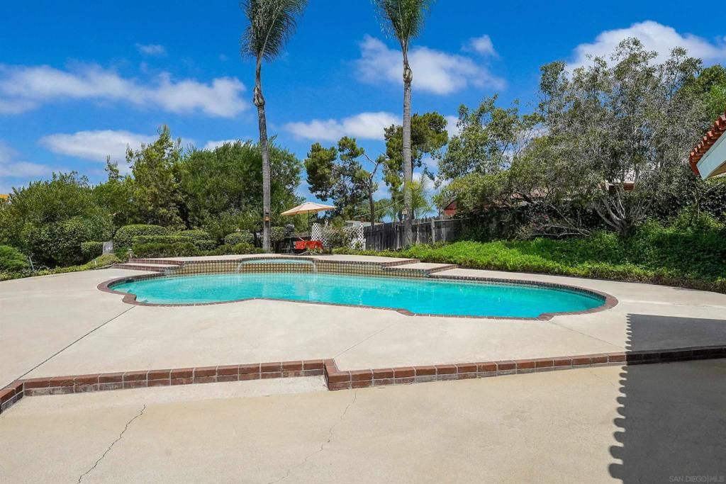 Image 33 of property listing at 2720 Mason Way, Vista, CA 92084