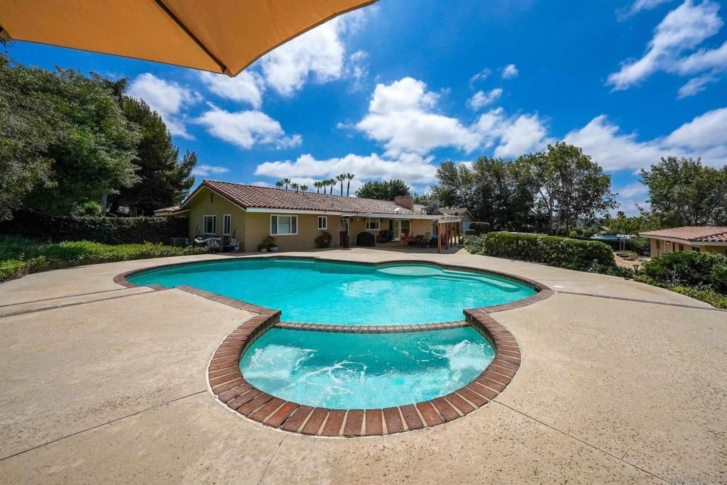 Image 35 of property listing at 2720 Mason Way, Vista, CA 92084