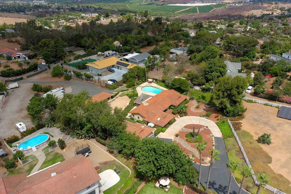 Image 5 of property listing at 2720 Mason Way, Vista, CA 92084
