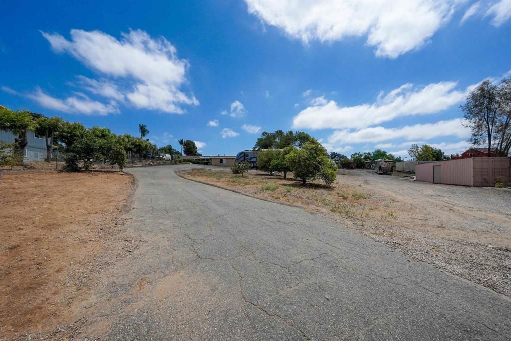 Image 55 of property listing at 2720 Mason Way, Vista, CA 92084
