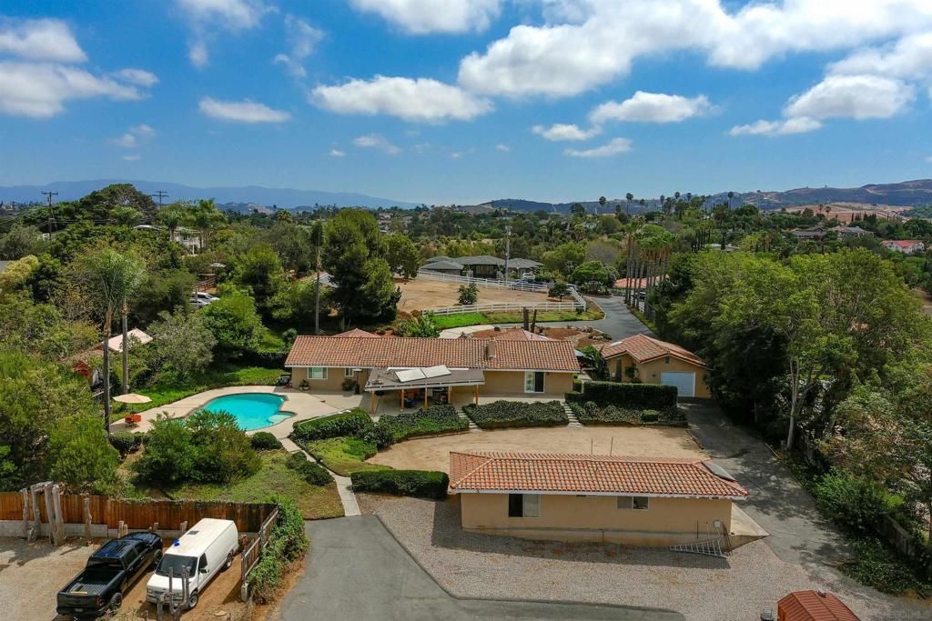 Image 7 of property listing at 2720 Mason Way, Vista, CA 92084