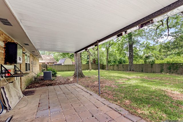26093 Shadow Brook Ave, Denham Springs, LA 70726
