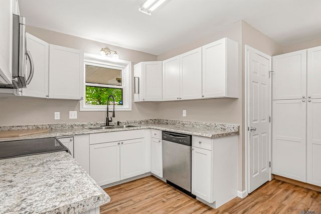26093 Shadow Brook Ave, Denham Springs, LA 70726