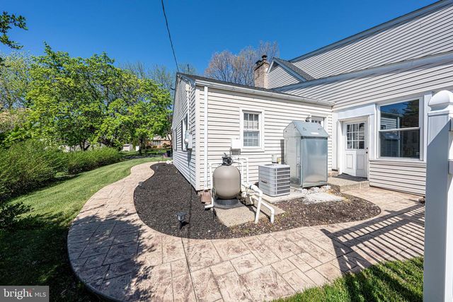 3524 BROWNING LN, Bethlehem, PA 18017