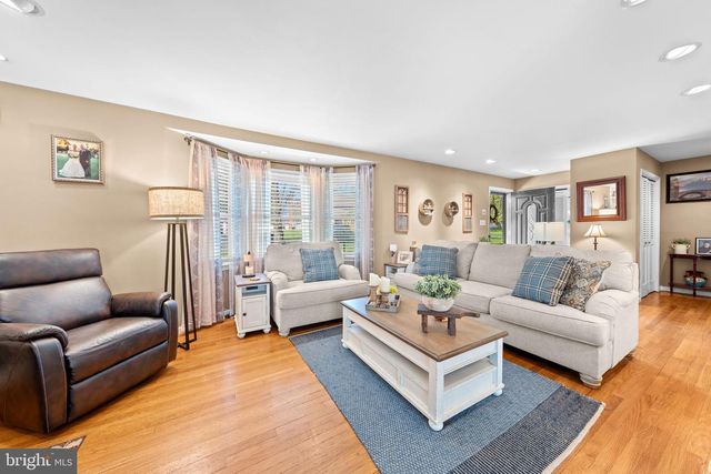 3524 BROWNING LN, Bethlehem, PA 18017