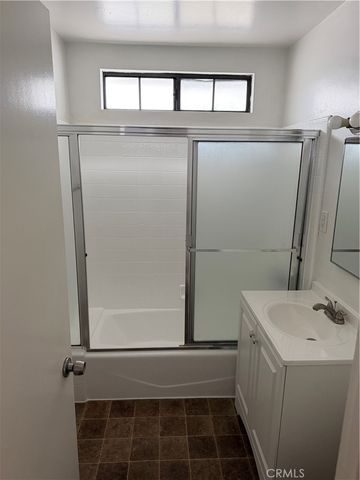 7346 Irwingrove, Downey, CA 90241