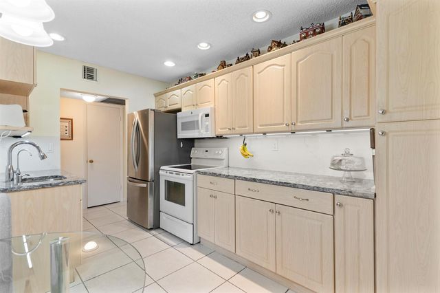 5180 E Sabal Palm Boulevard 234, Tamarac, FL 33319