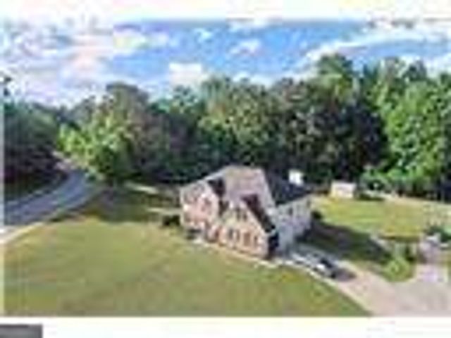 423 Blackbird Way, Hampton, GA 30228