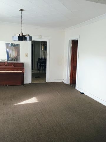 7928 S Dobson Avenue, Chicago, IL 60619