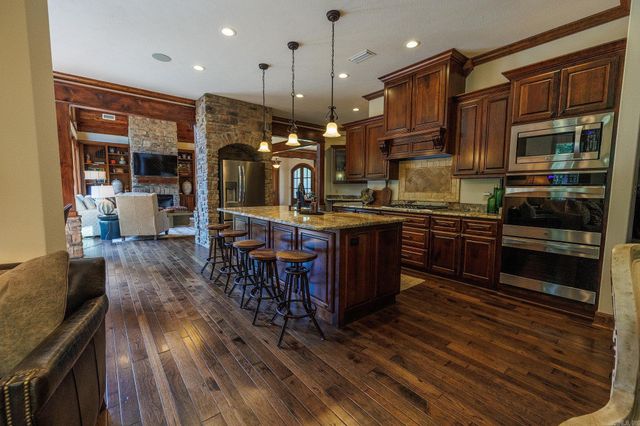 1155 Mountain Ridge Rd, Batesville, AR 72501