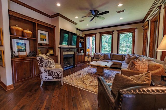 1155 Mountain Ridge Rd, Batesville, AR 72501