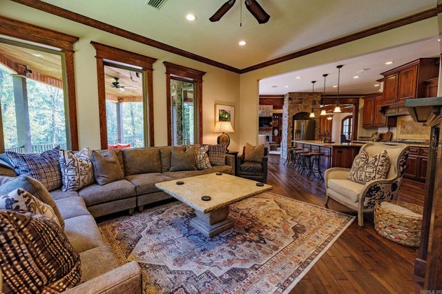 1155 Mountain Ridge Rd, Batesville, AR 72501