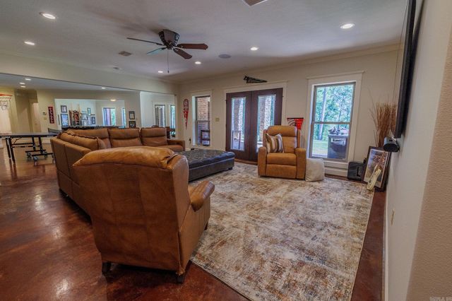 1155 Mountain Ridge Rd, Batesville, AR 72501