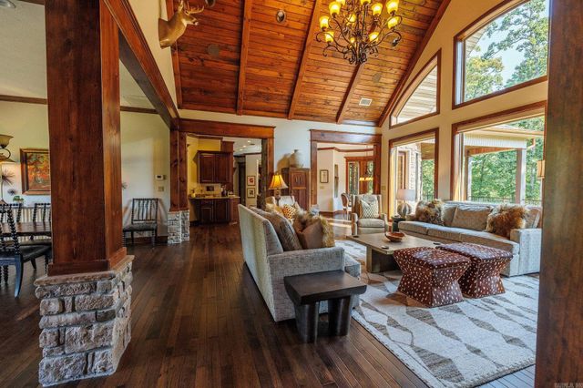 1155 Mountain Ridge Rd, Batesville, AR 72501