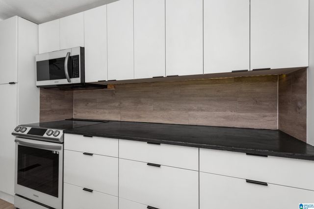 143 DARK HOLLOW ROAD, Ohatchee, AL 36271