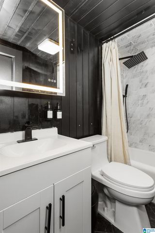 143 DARK HOLLOW ROAD, Ohatchee, AL 36271