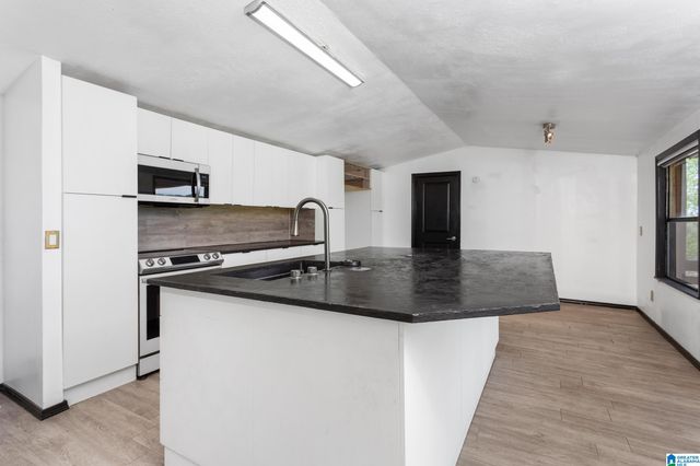 143 DARK HOLLOW ROAD, Ohatchee, AL 36271