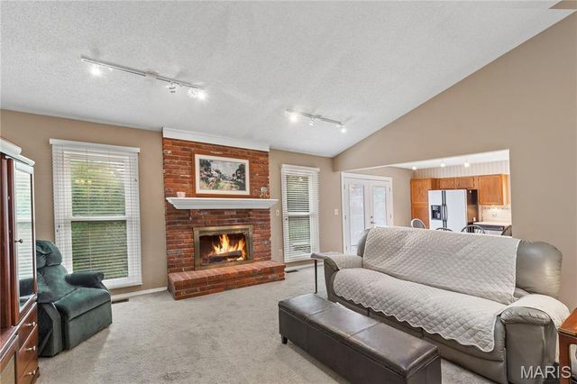 1617 W Field Avenue, Ellisville, MO 63011