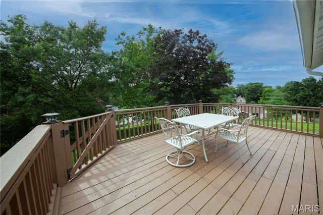 1617 W Field Avenue, Ellisville, MO 63011