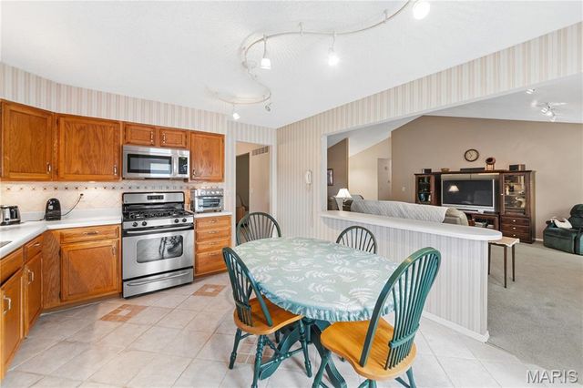 1617 W Field Avenue, Ellisville, MO 63011