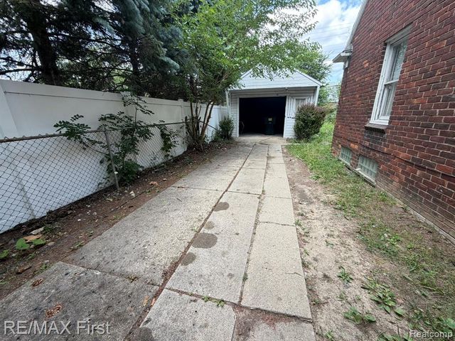 18603 Moross Road, Detroit, MI 48224