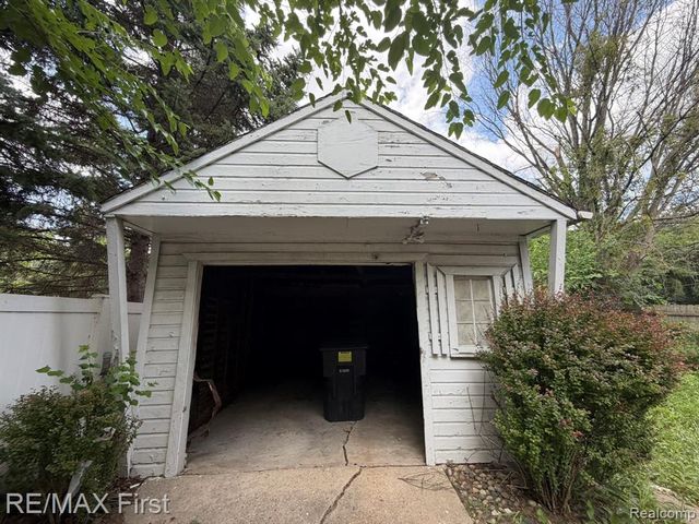 18603 Moross Road, Detroit, MI 48224