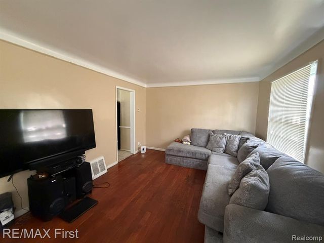 18603 Moross Road, Detroit, MI 48224