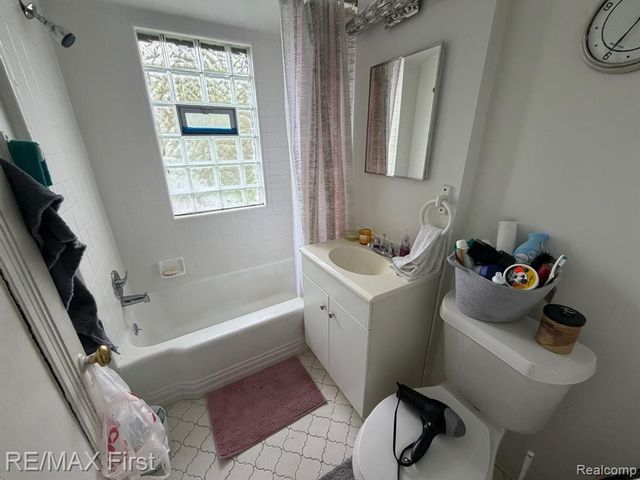 18603 Moross Road, Detroit, MI 48224