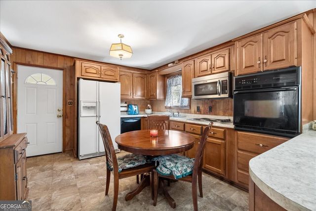 450 Oak Hill Drive, Trion, GA 30753