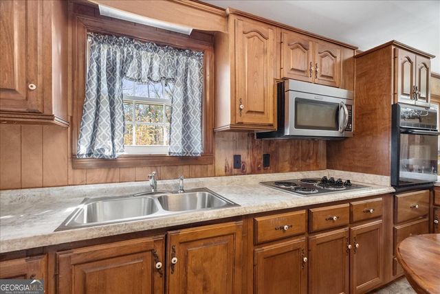 450 Oak Hill Drive, Trion, GA 30753