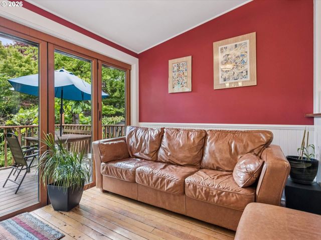 2632 Nw THURMAN St, Portland, OR 97210