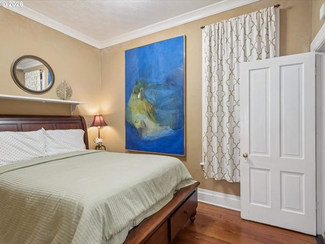 2632 Nw THURMAN St, Portland, OR 97210